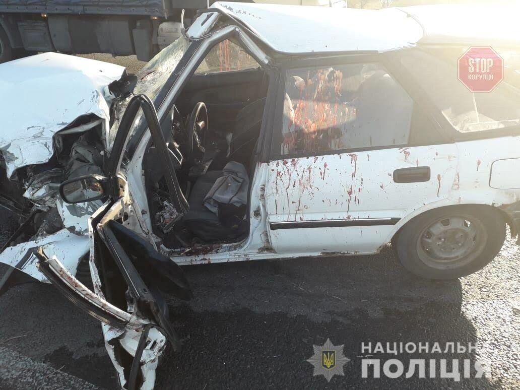 Виїхала на зустрічну смугу та здійснила ДТП: на Одещині сталася автопригода, є постраждалі (фото)