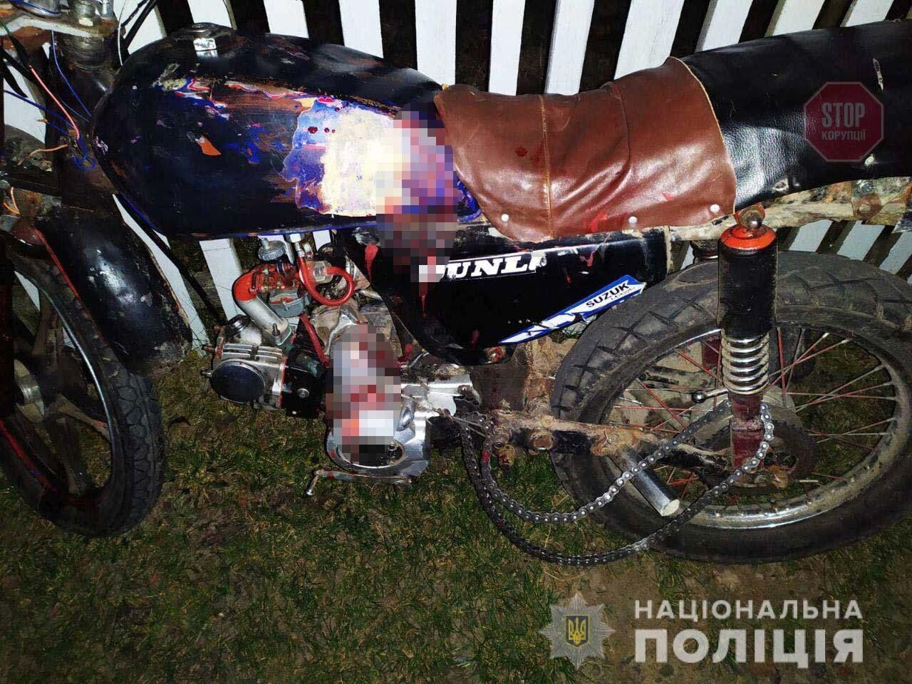 Кривава ДТП на Рівненщині: підліток на мотоциклі збив пенсіонерку на велосипеді (фото)
