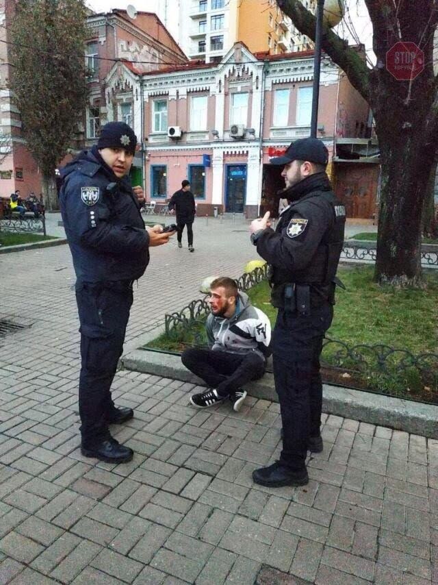 Під час поліцейської погоні в Києві п'яний водій розбив більше десяти автівок (фото)