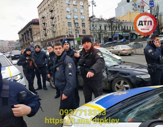 Під час поліцейської погоні в Києві п'яний водій розбив більше десяти автівок (фото)