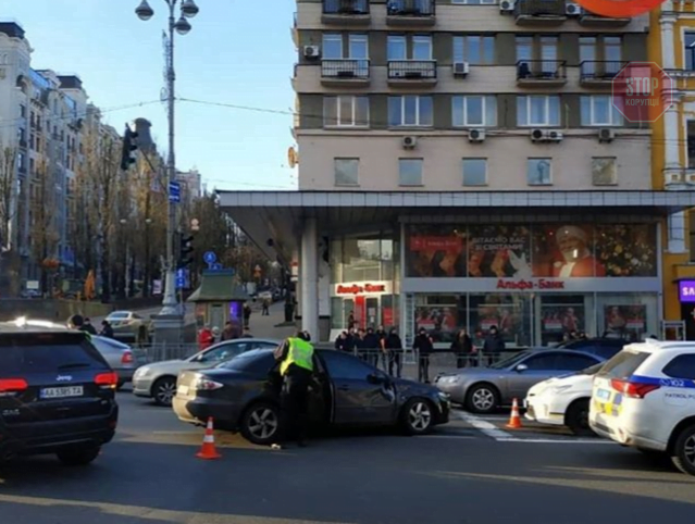 Під час поліцейської погоні в Києві п'яний водій розбив більше десяти автівок (фото)