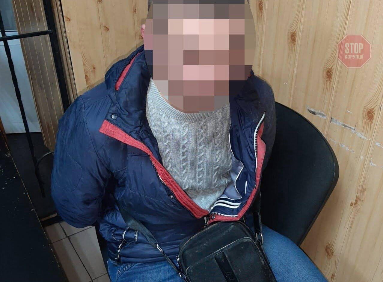 На Дніпропетровщині чоловік побив поліцейського – подробиці