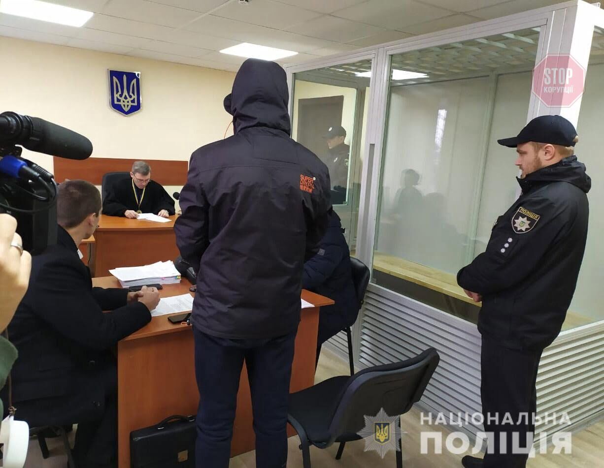 На Дніпропетровщині поліція затримала двох чоловіків, які через квартиру вбили літнього чоловіка (фото)