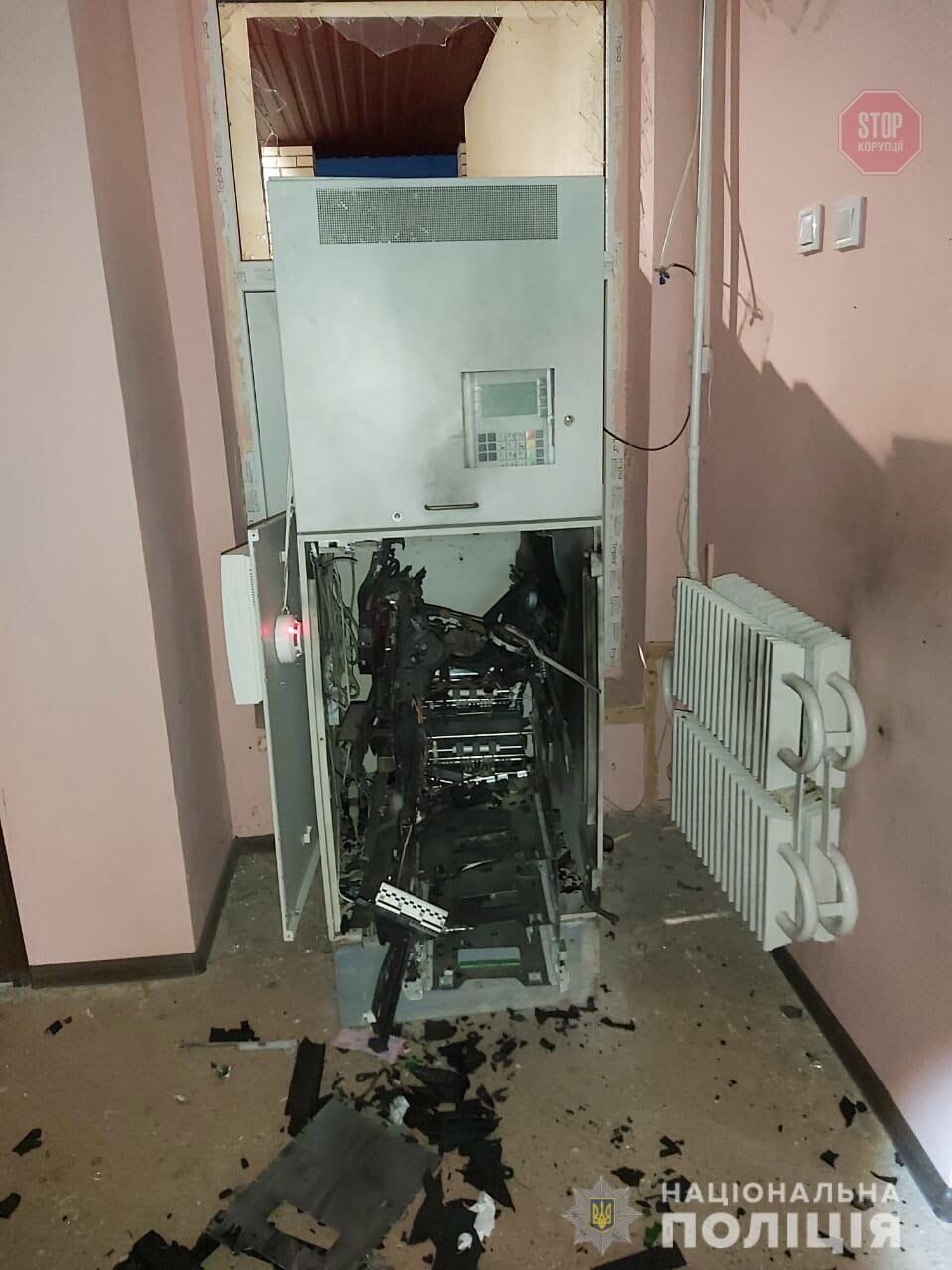 На Харківщині невідомі підірвали банкомат (фото, відео)