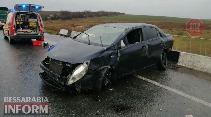 На Одещині перекинулася автівка з родиною (фото)