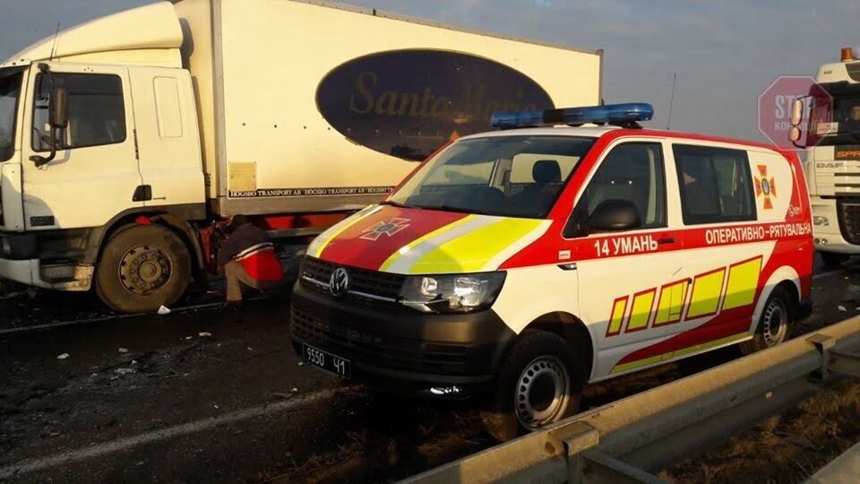 На Черкащині зіткнулися 11 автівок, є поранені (фото)