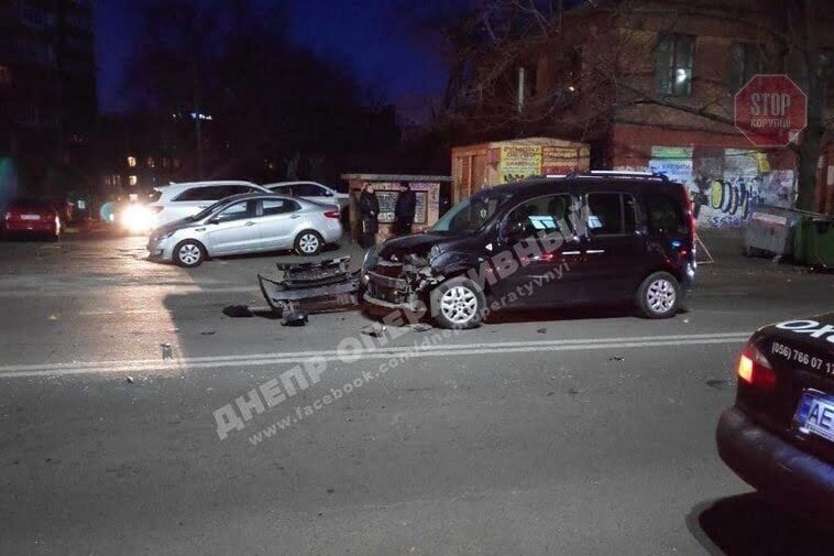 Тікаючи від погоні, джип протаранив 10 авто: в Дніпрі сталася масова ДТП зі стріляниною (фото, відео)