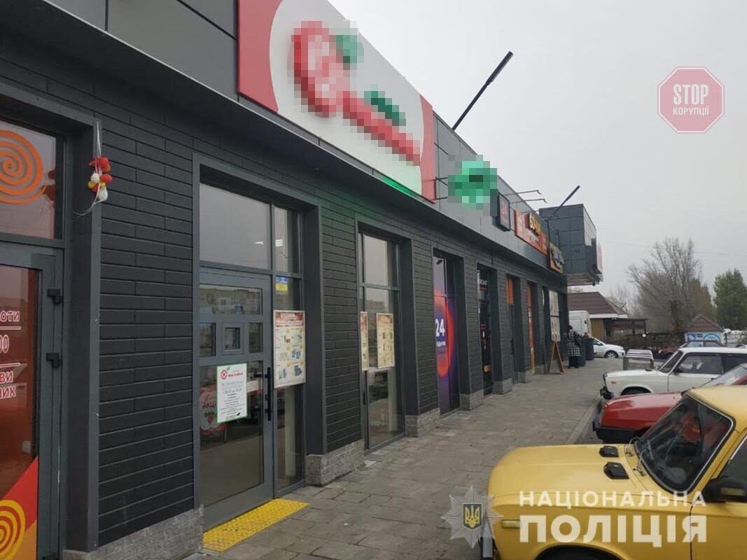 На Запоріжжі поліцейські виявили чергову аптеку, в якій вільно відпускали рецептурні препарати (відео)