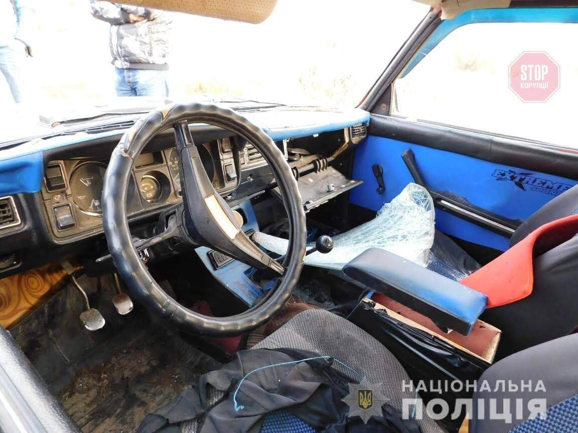 На Херсонщині поліцейські розшукали автомобіль, який насмерть збив 18-річного хлопця (фото)