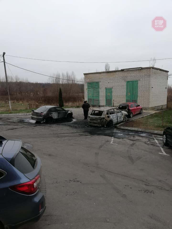 У Вінниці спалили 3 автомобілі (фото)