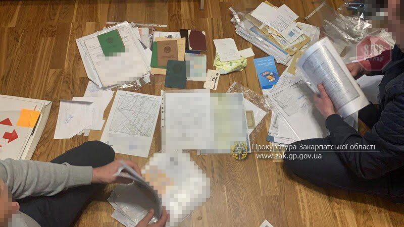 На Закарпатті викрили чоловіка, який підробляв паспорти громадян Румунії