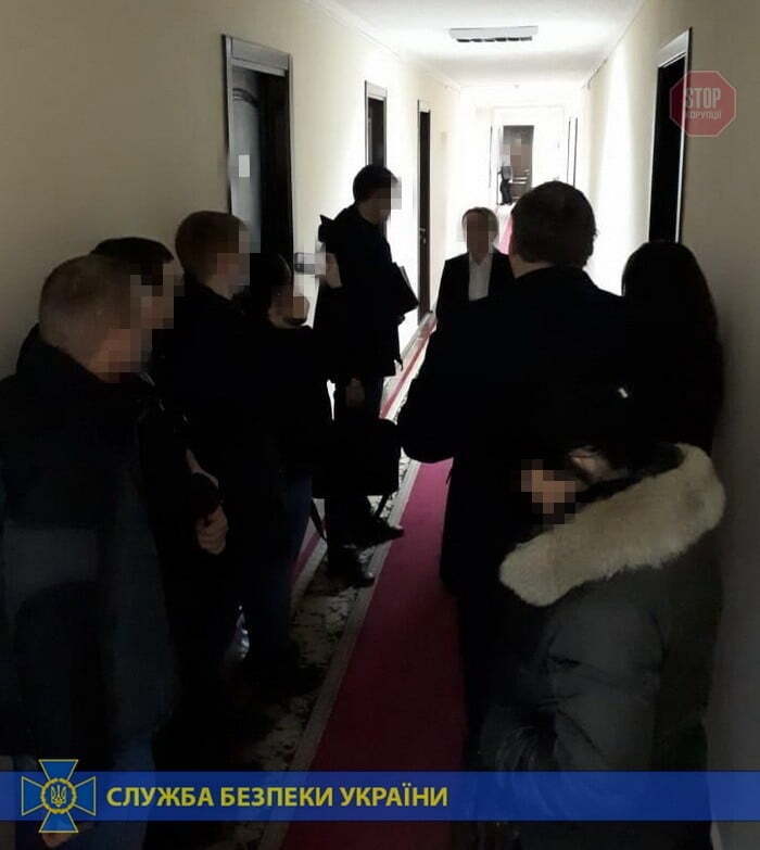 У Миколаєві можновладці на е-підручниках для школярів присвоїли 15 мільйонів гривень (фото)