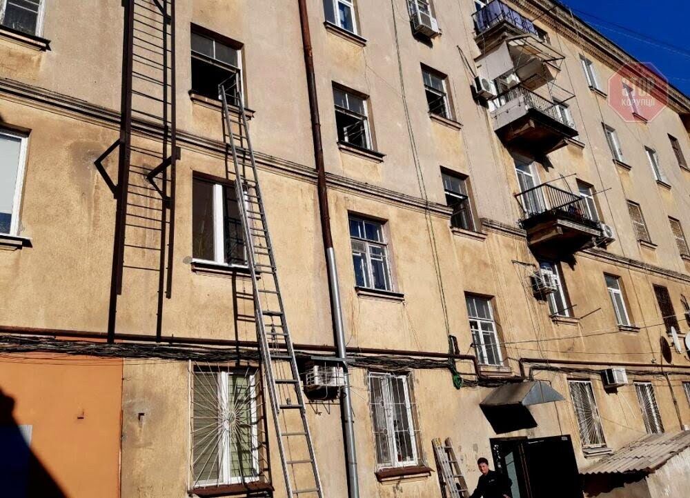 В Одесі ліквідували пожежу у квартирі та запобігли вибуху газу (фото)