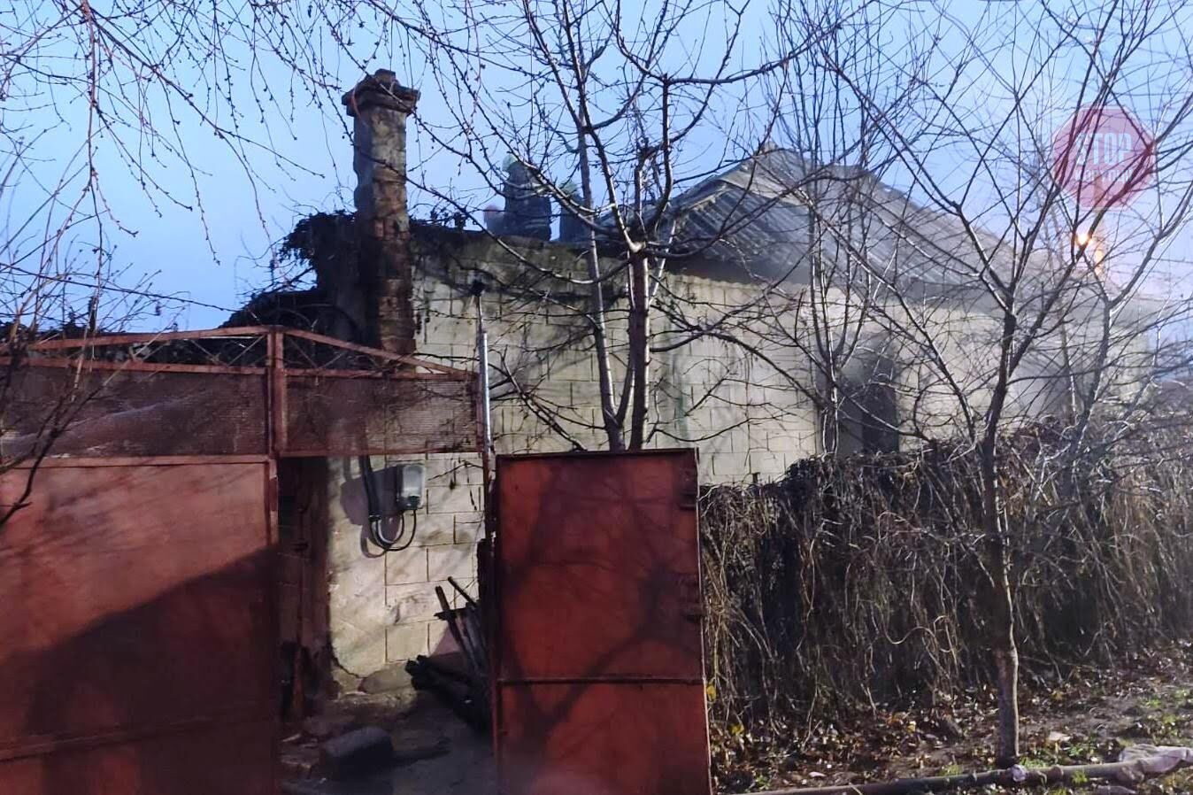 У Запоріжжі під час пожежі у приватному будинку загинула жінка та малолітня дитина (фото)