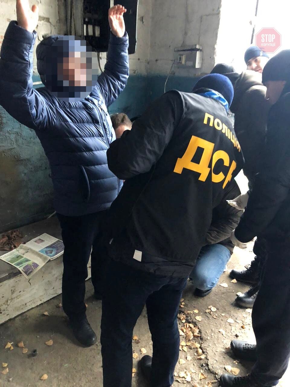 На Луганщині посадовця Держгеокадастру затримали на хабарі (фото)