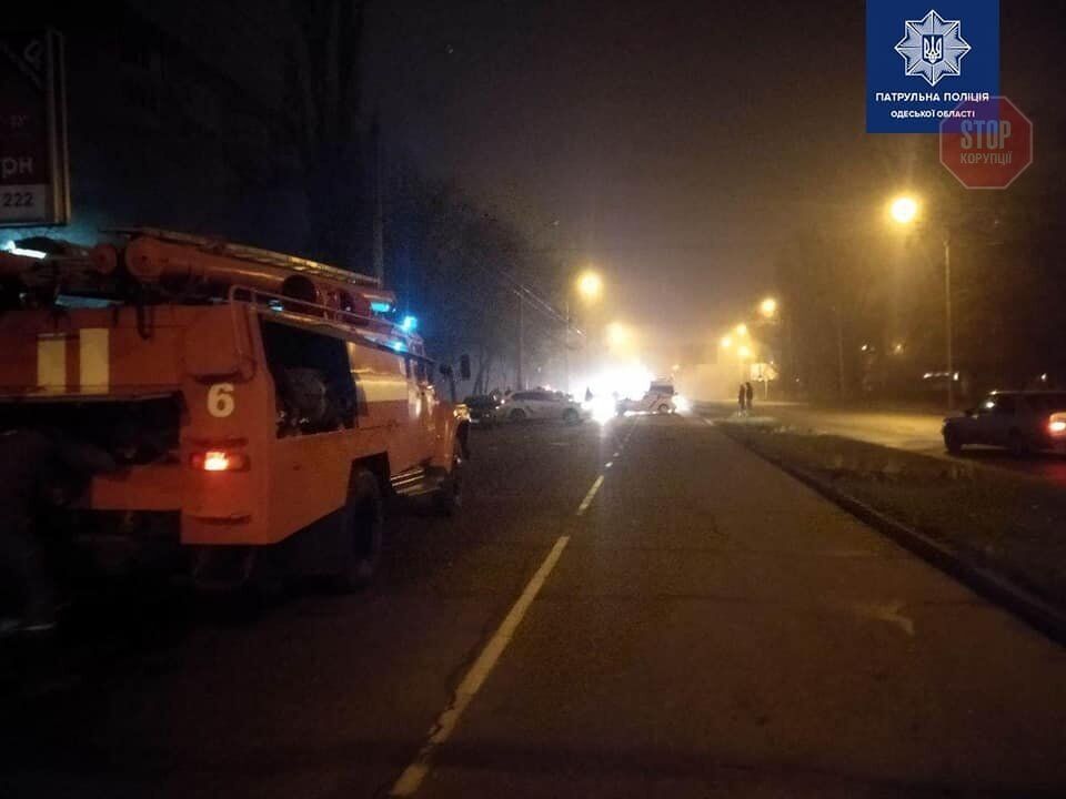В Одесі двоє підпалили ''BMW'': одного затримали, інший втік (фото)