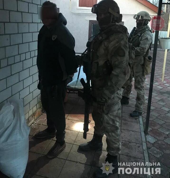 Відкрив вогонь по поліцейським: на Київщині правоохоронці затримали зловмисника (відео)