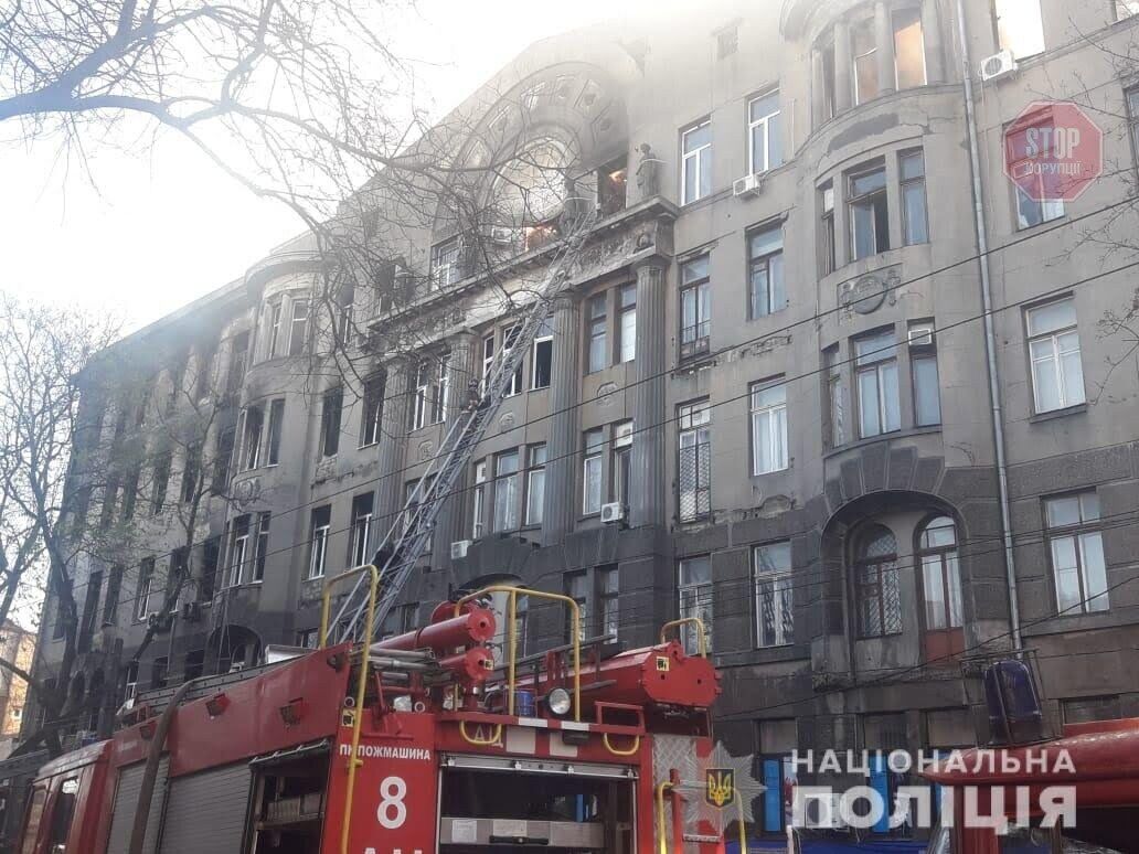 На Одещині досі триває ліквідація пожежі