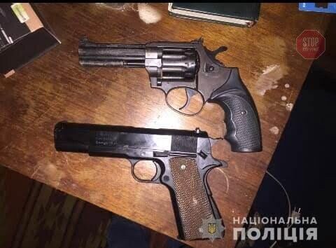 На Київщині колишній АТОвець влаштував стрілянину: у чоловіка вилучено арсенал зброї (фото)