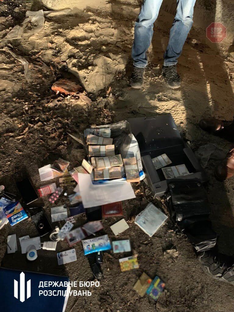 ДБР викрило схему “відмивання” коштів посадовців держпідриємстві спільно з правоохоронцями&nbsp;