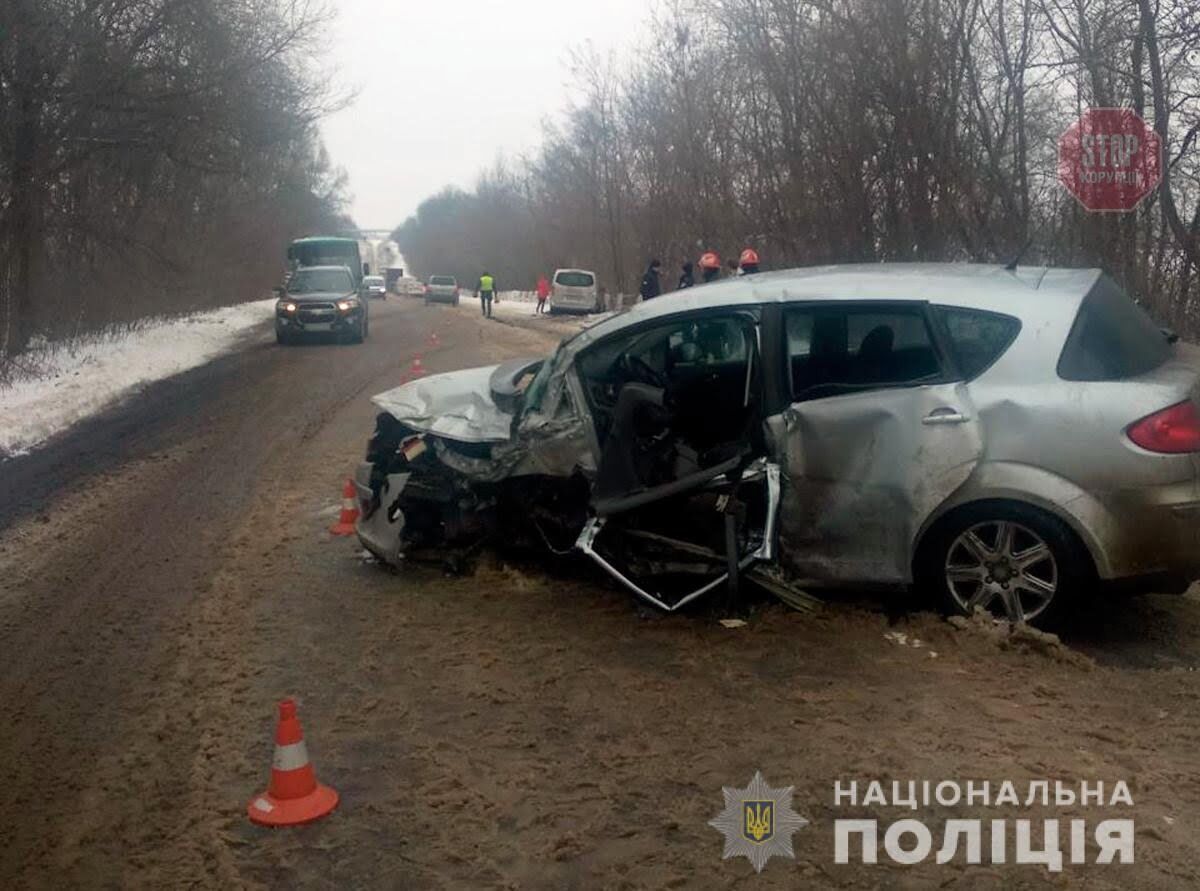 У Чернівецькій області сталася ДТП: серед постраждалих діти (фото)