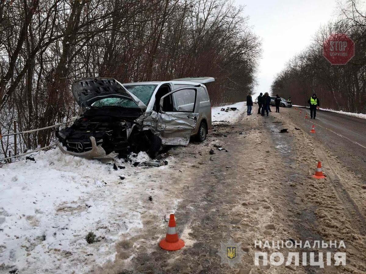 У Чернівецькій області сталася ДТП: серед постраждалих діти (фото)