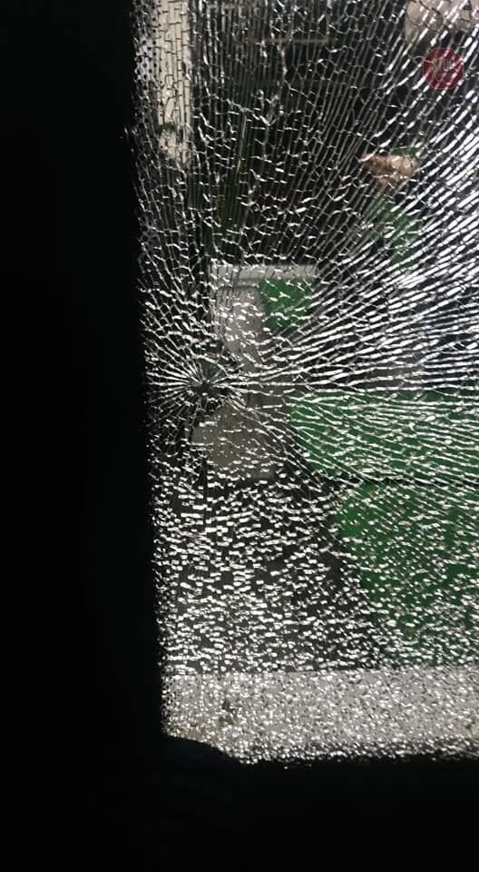 У Львові невідомі обстріляли автобус (фото, відео)