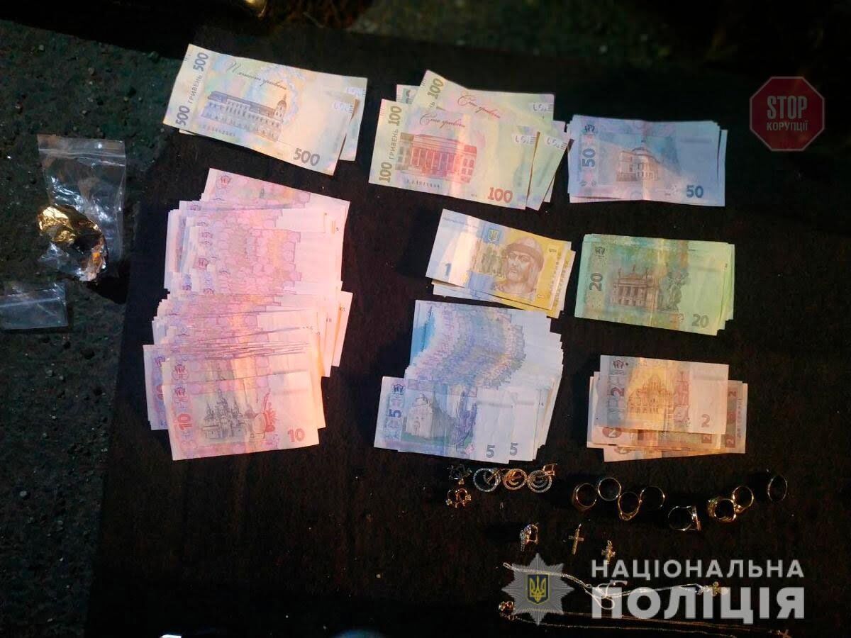 На Буковині правоохоронці затримали трьох мешканців Одещини, які обкрадали квартири по всій Україні (фото)