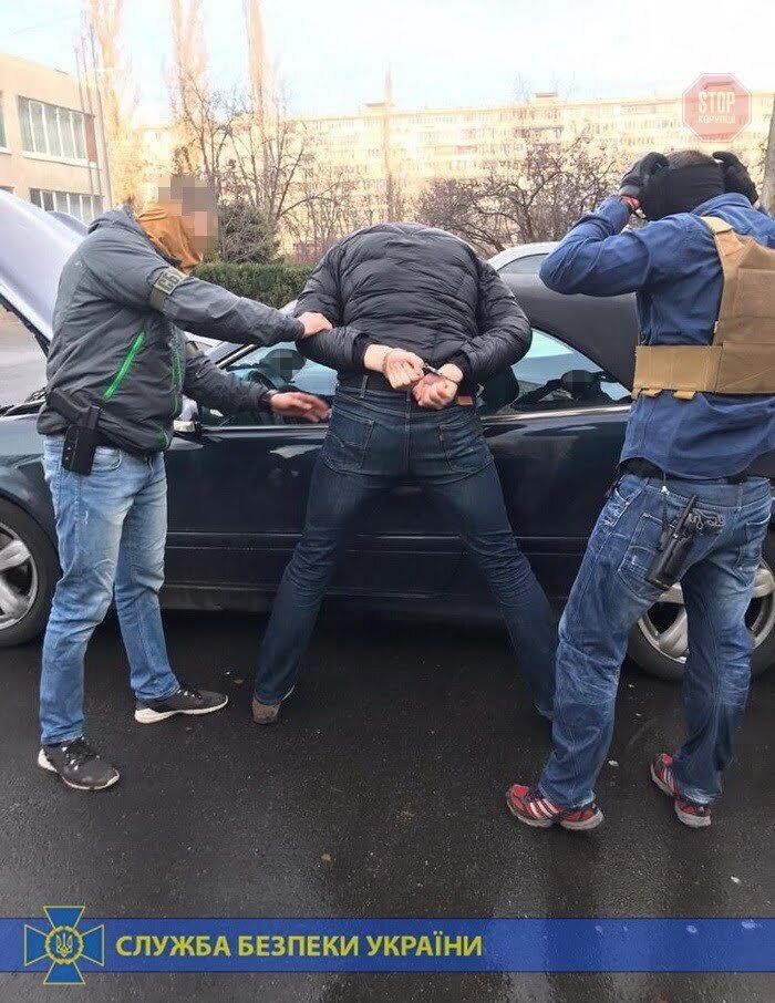 Співробітники спецслужб продавали інформацію про деталізацію з’єднань мобільних операторів (фото)