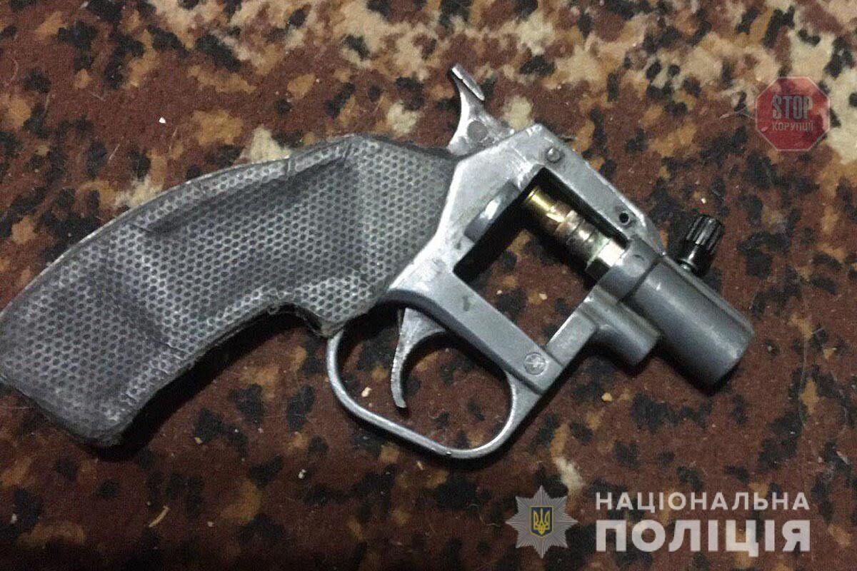 У мешканця Донеччини знайшли зброю та наркотики (фото)