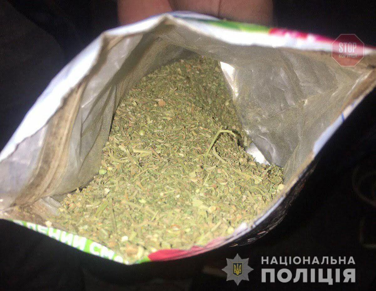 У мешканця Донеччини знайшли зброю та наркотики (фото)