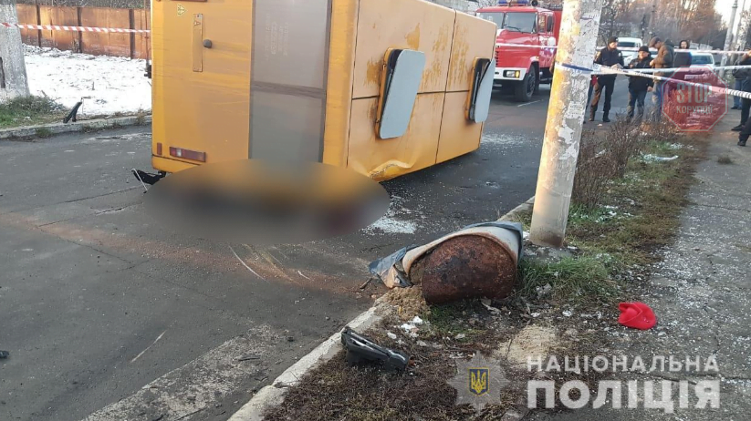 На Київщині Porsche протаранив маршрутку, загинули дві людини (фото)
