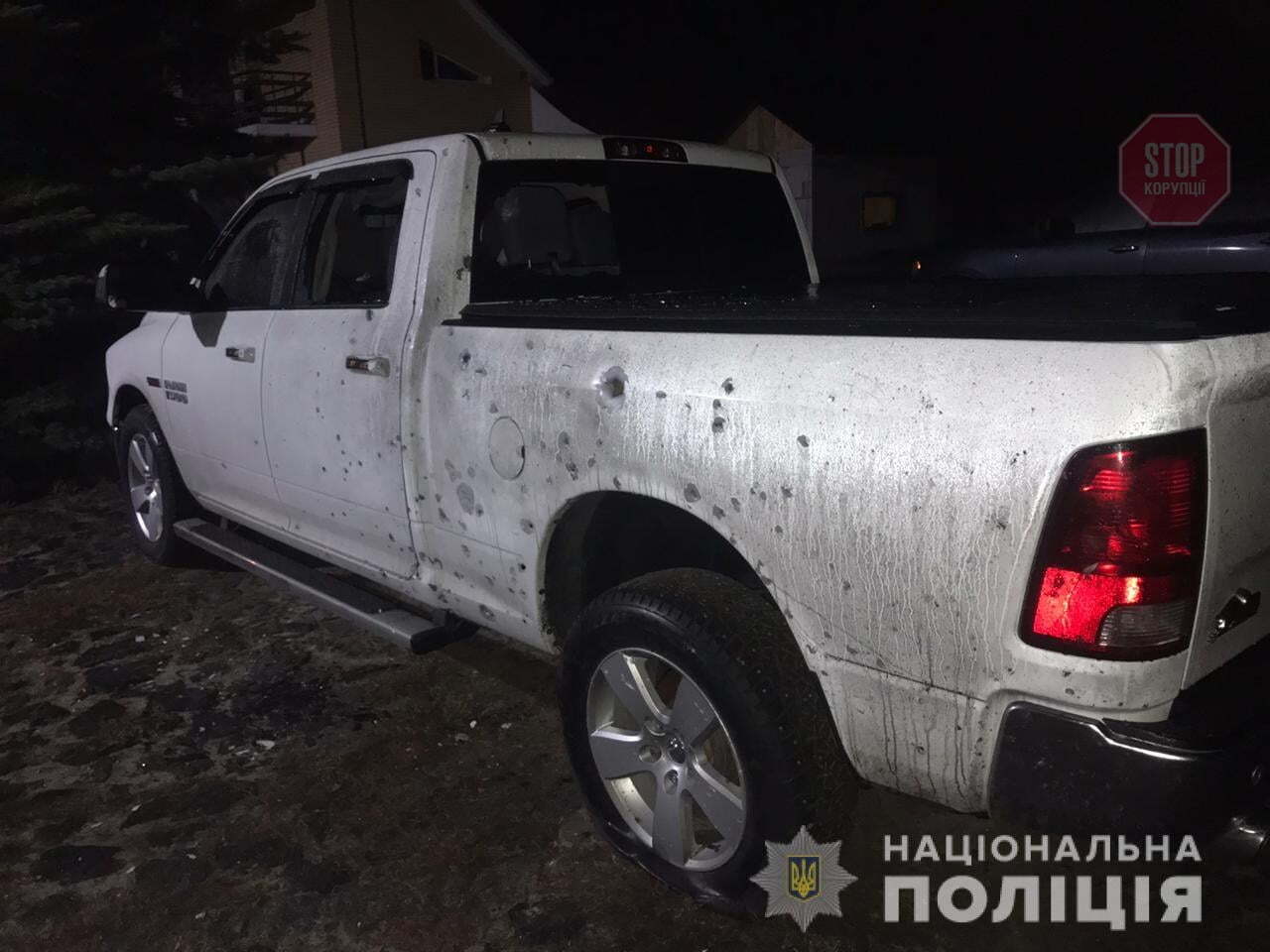На Київщині зловмисник кинув вибухівку у будинок підприємців (фото)