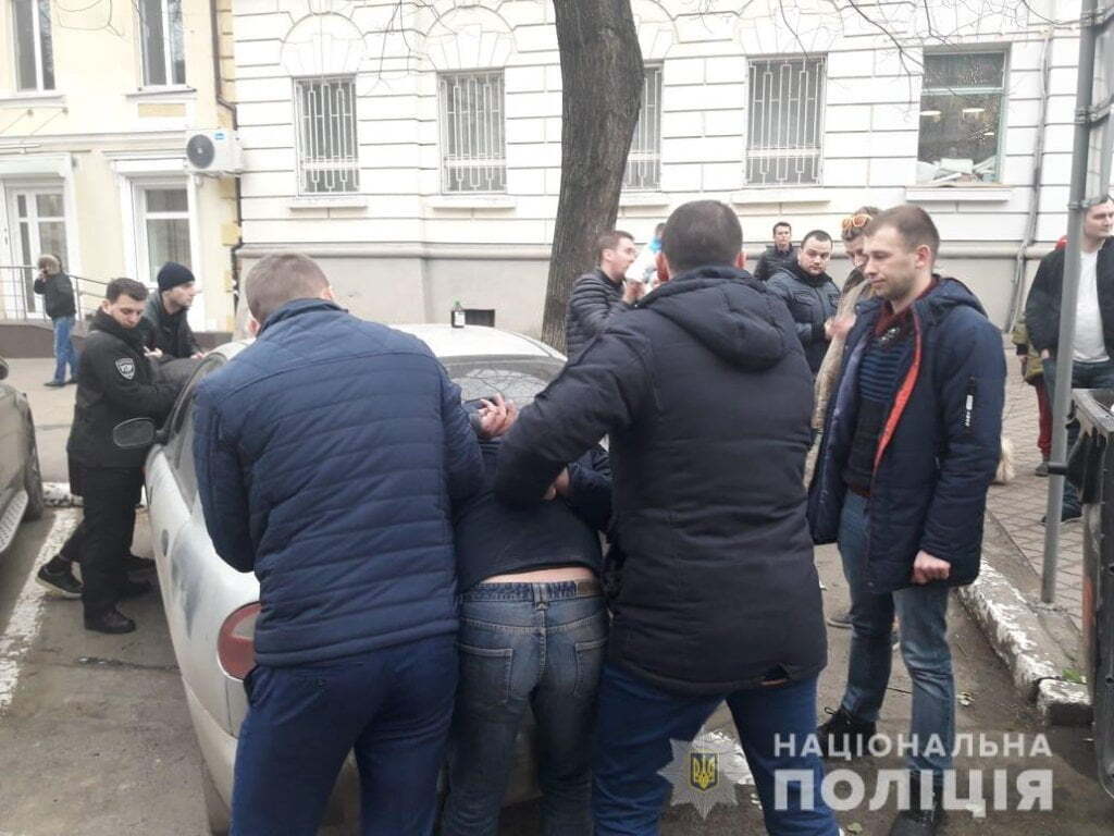 Пограбували і побігли в поліцію: в Одесі грабіжники-невдахи переплутали відділок з укриттям