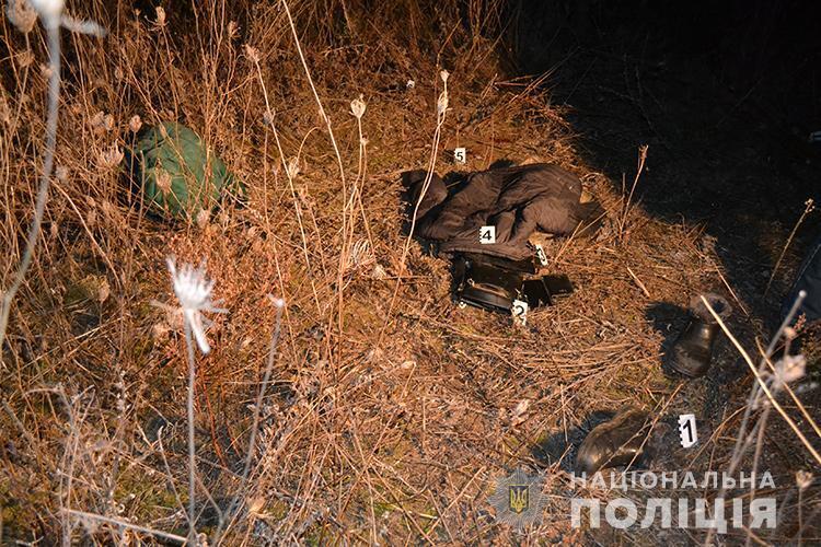 40 ножових поранень: на Тернопільщині ревнивий чоловік порізав себе і дружину