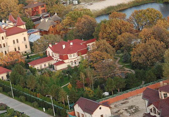 Нерухомість Тимошенко: ЗМІ розповіли про елітні маєтки лідерки ''Батьківщини'', які вона ''рятувала від Януковича''