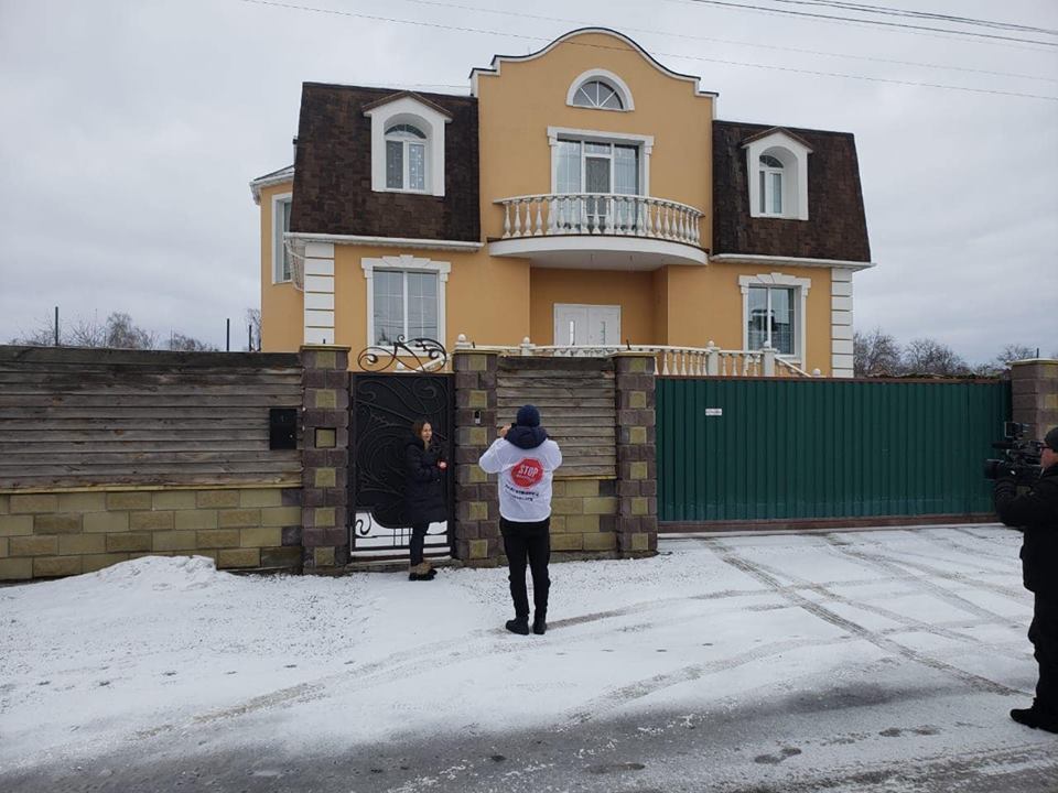 «Откуда дровишки?»: журналісти відвідали «царський» маєток директора Фастівського лісгоспу