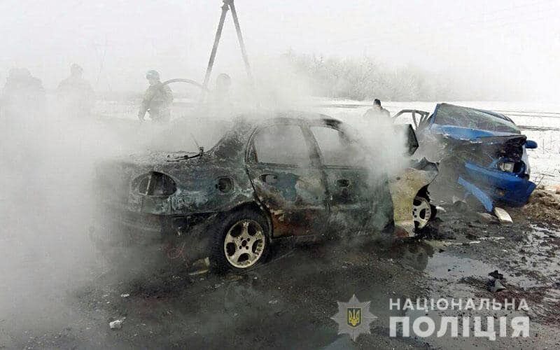 Невдалий обгін – у смертельній ДТП на Донеччині 4-ро людей згоріли заживо (ФОТО)
