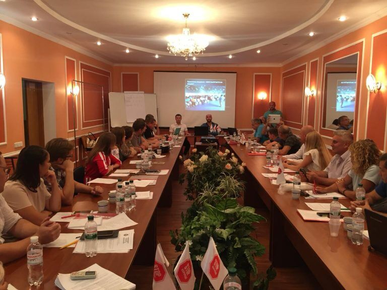 “Спочатку вони сміються, потім борються, а потім ти перемагаєш” – голова Генічеського підрозділу “СтопКору” про шлях до успіху