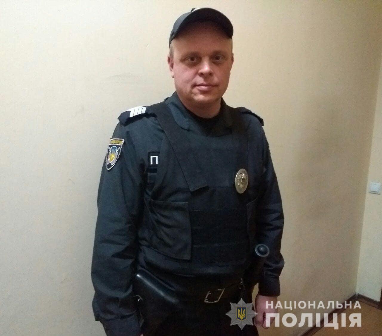 Мовчазний герой – у Харківській області поліцейський врятував життя 20-ти людей