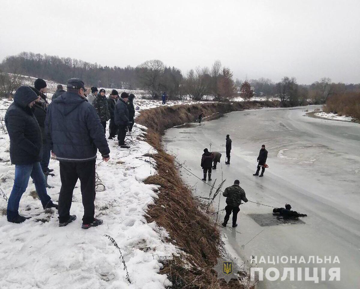 Знайшли лише черевик – на Житомирщині правоохоронці вже четверту добу шукають шестирічного хлопчика