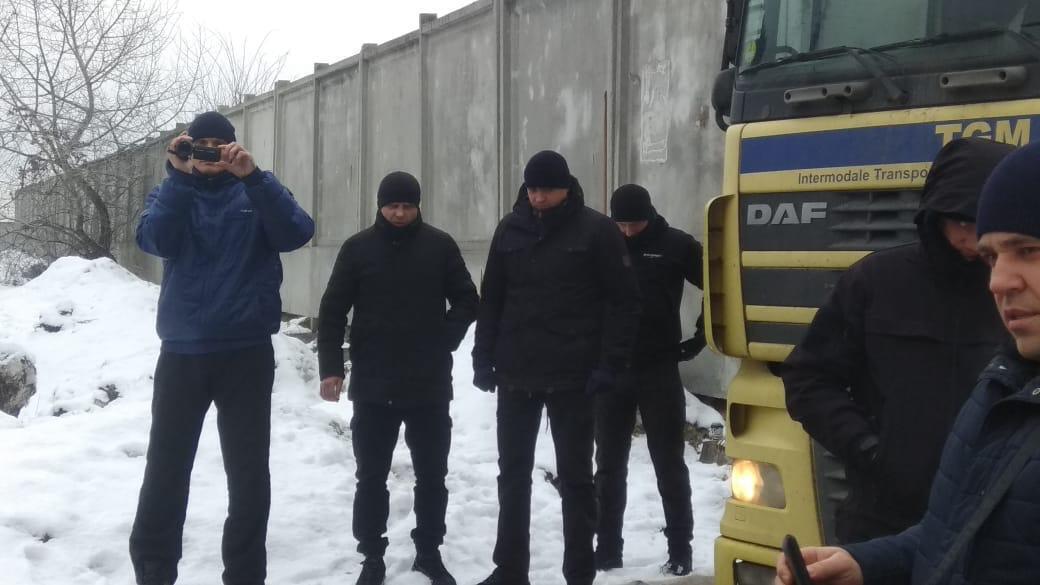 Вони повернулись: нападники на журналіста ''СтопКору'' знову взялися за старе