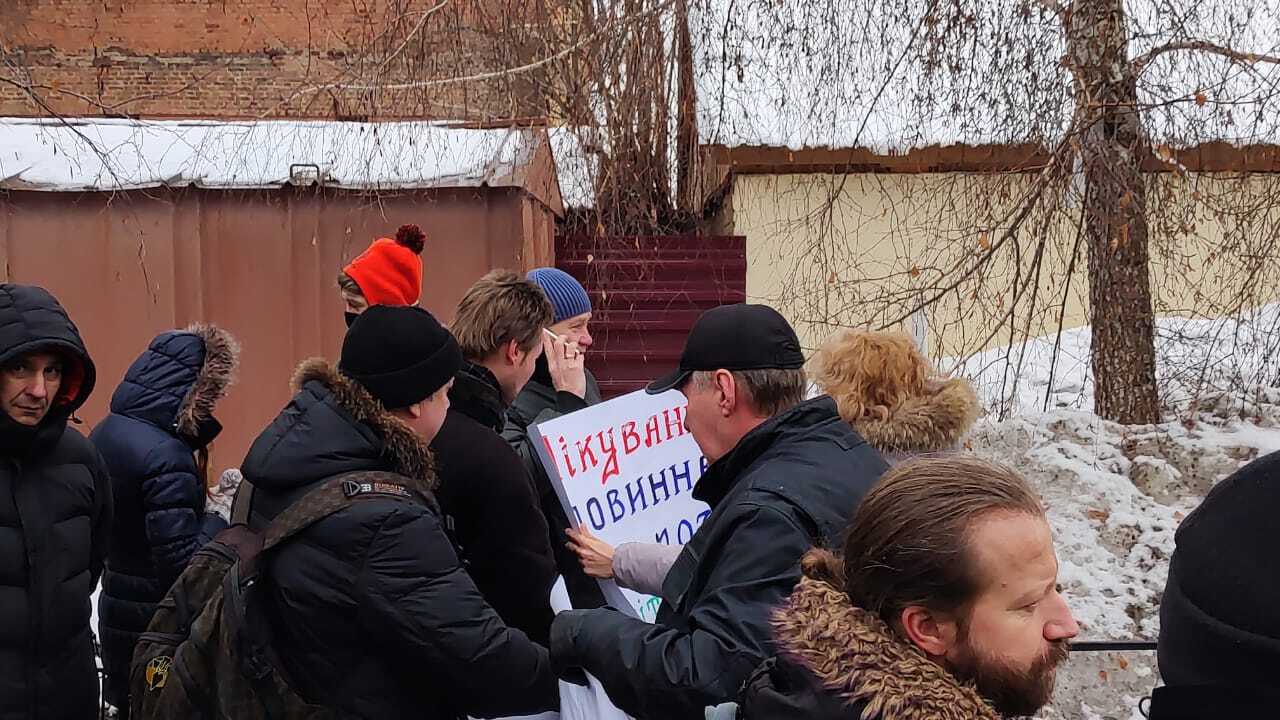 За і проти Супрун: під судом у Києві зібралися прихильники та критики в.о. міністра охорони здоров'я України