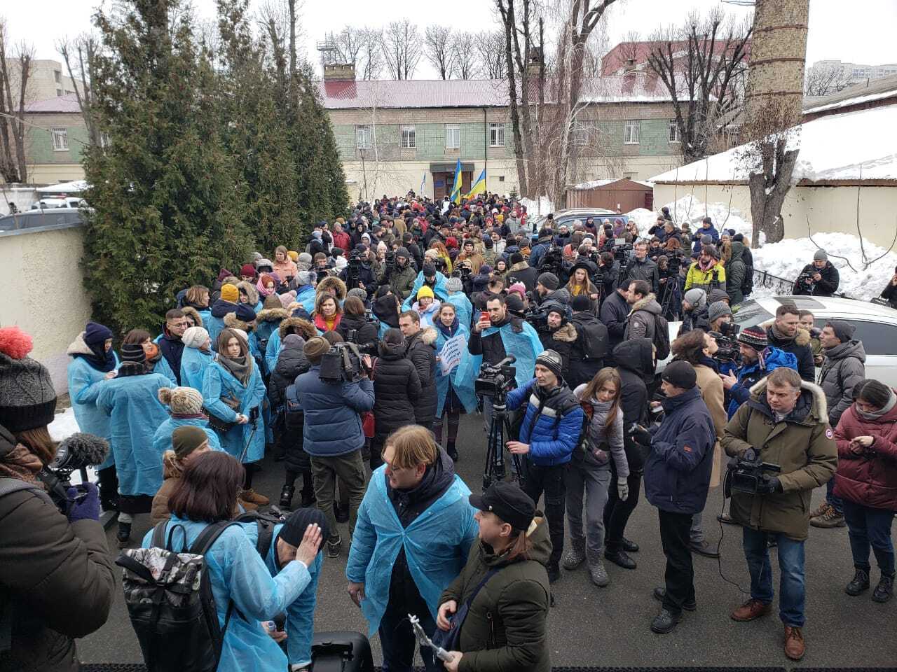 За і проти Супрун: під судом у Києві зібралися прихильники та критики в.о. міністра охорони здоров'я України
