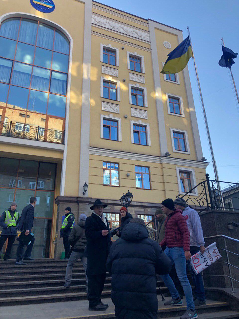 Вибухонебезпечна суддя Ластовка: будівлю ВРП замінували під час акції проти судді