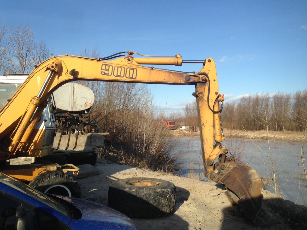 14 вантажівок заблоковано, робота незаконної точки видобутку під Києвом паралізована