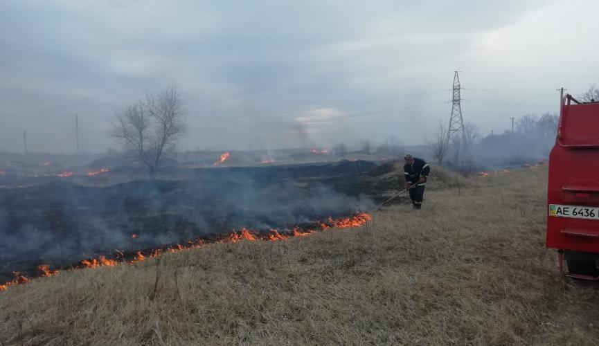 Дніпропетровська область у вогні - 39 підпалів за ніч (ФОТО)