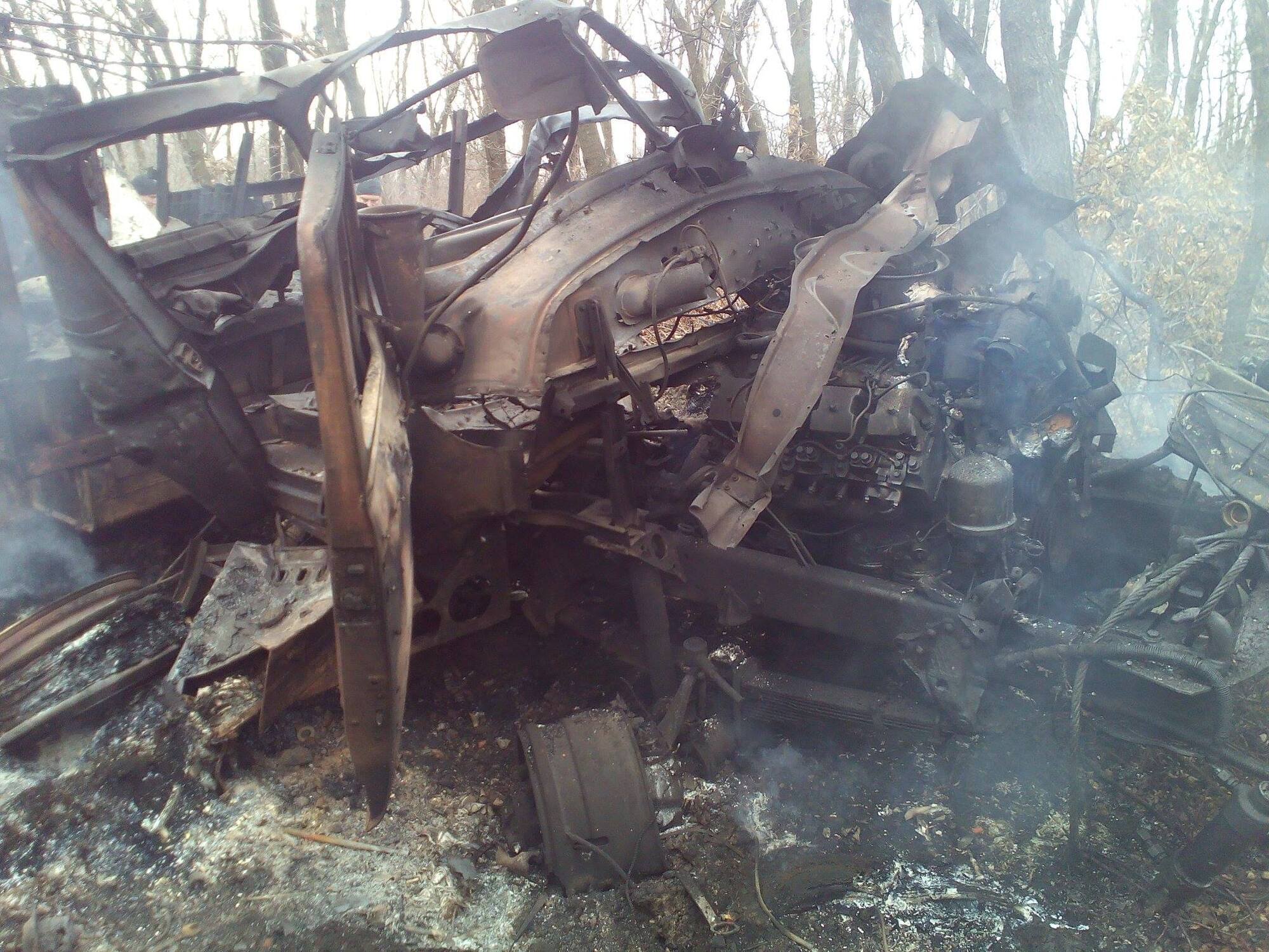 На Луганщині автомобіль з українськими військовими підірвався на міні