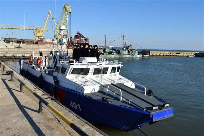 Російські військові несподівано почали патрулювати Керченський міст – причина невідома: з'явилися перші фото