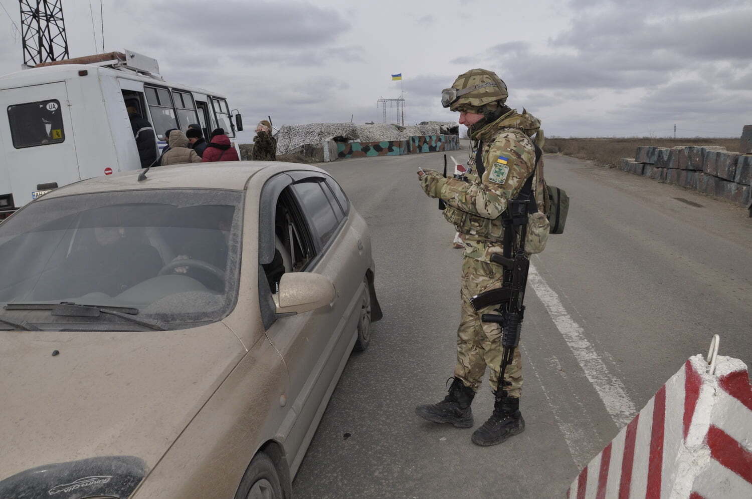 В сторону Донбасу прямують вантажівки ООН: що відбувається